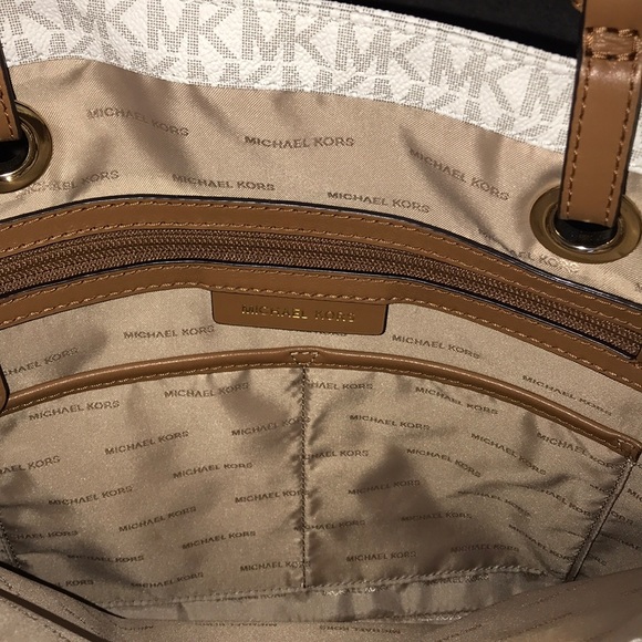 Michael Kors bag - Picture 3 of 5
